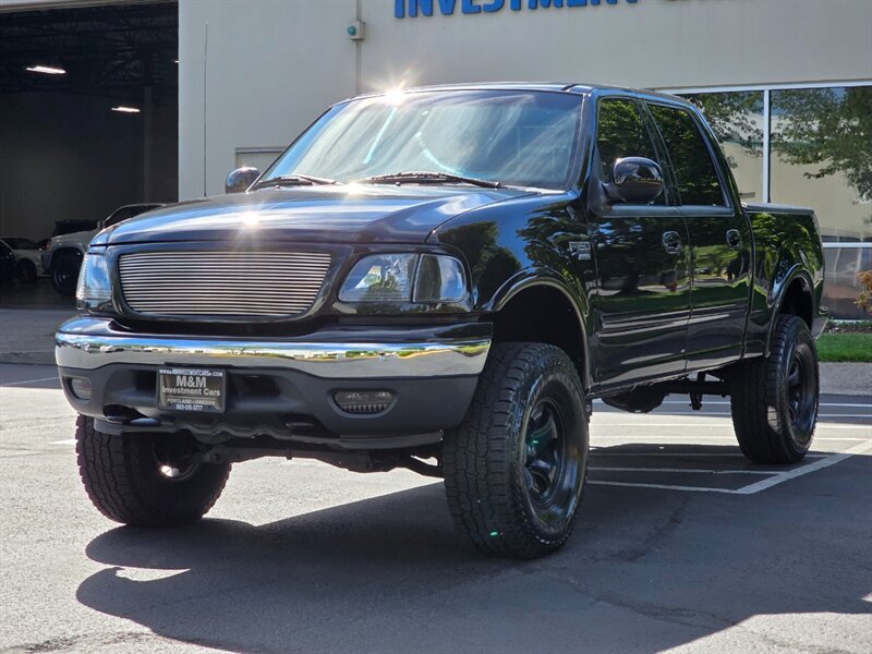 2001 Ford F-150 SUPER CREW 4X4 V8 / LARIAT / LEATHER / *RCD* LIFT / 4-DOOR / 6-PASSENGER SEATING / FRESH TRADE-IN - Photo 1 - Portland, OR 97217
