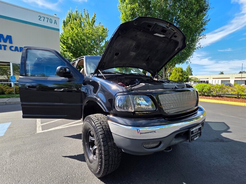 2001 Ford F-150 SUPER CREW 4X4 V8 / LARIAT / LEATHER / *RCD* LIFT / 4-DOOR / 6-PASSENGER SEATING / FRESH TRADE-IN - Photo 25 - Portland, OR 97217