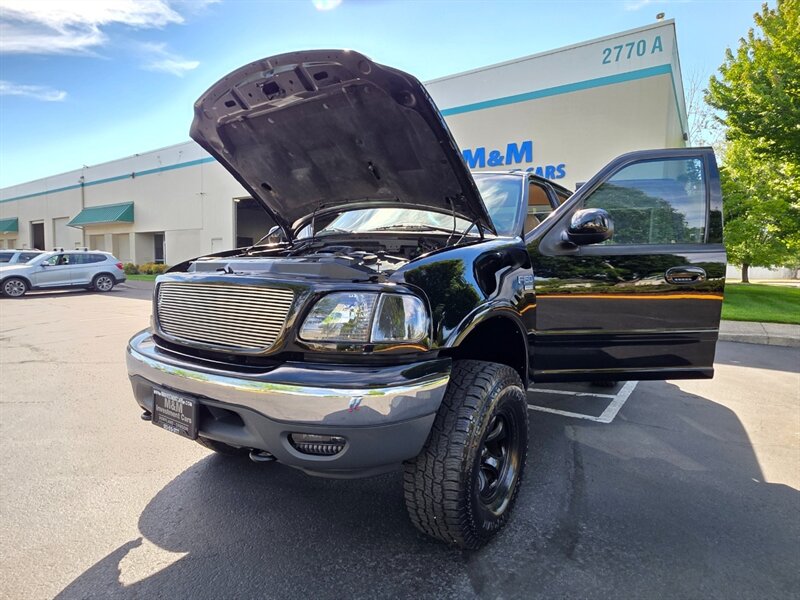 2001 Ford F-150 SUPER CREW 4X4 V8 / LARIAT / LEATHER / *RCD* LIFT / 4-DOOR / 6-PASSENGER SEATING / FRESH TRADE-IN - Photo 26 - Portland, OR 97217