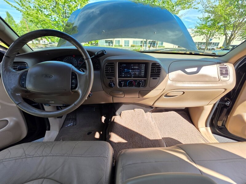 2001 Ford F-150 SUPER CREW 4X4 V8 / LARIAT / LEATHER / *RCD* LIFT / 4-DOOR / 6-PASSENGER SEATING / FRESH TRADE-IN - Photo 17 - Portland, OR 97217