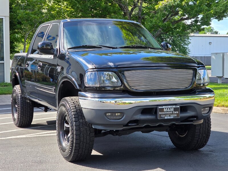 2001 Ford F-150 SUPER CREW 4X4 V8 / LARIAT / LEATHER / *RCD* LIFT / 4-DOOR / 6-PASSENGER SEATING / FRESH TRADE-IN - Photo 2 - Portland, OR 97217
