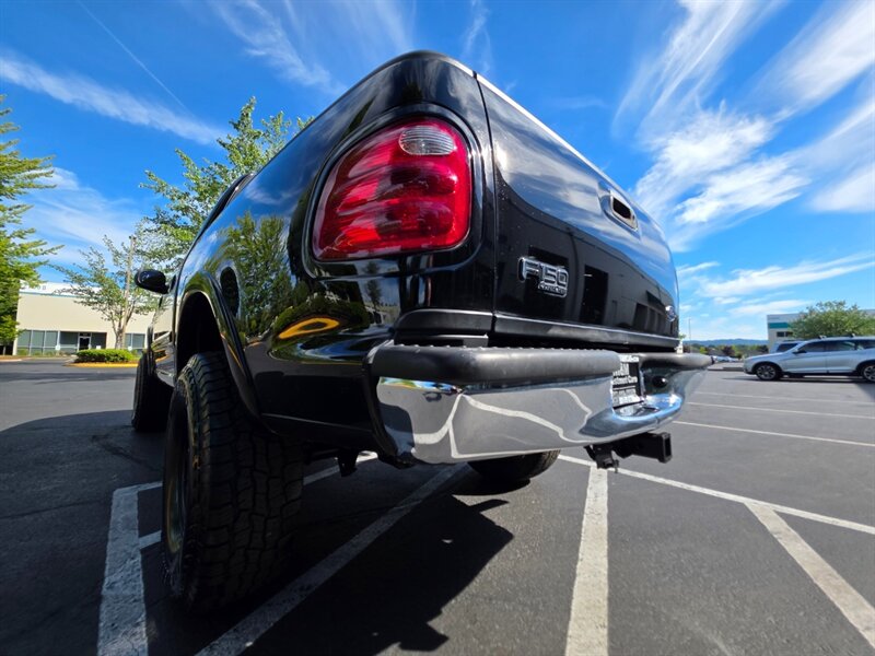 2001 Ford F-150 SUPER CREW 4X4 V8 / LARIAT / LEATHER / *RCD* LIFT / 4-DOOR / 6-PASSENGER SEATING / FRESH TRADE-IN - Photo 11 - Portland, OR 97217