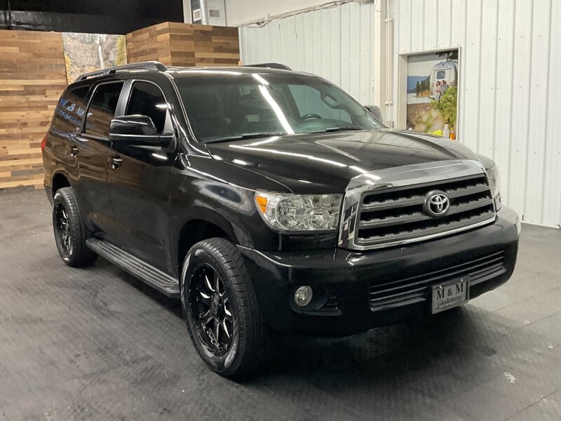 2013 Toyota Sequoia SR5 Premium Sport Utility 4X4 / Leather / Camera  American Racing Wheels / Sunroof / 3RD ROW SEAT / SHARP & CLEAN !! - Photo 2 - Gladstone, OR 97027