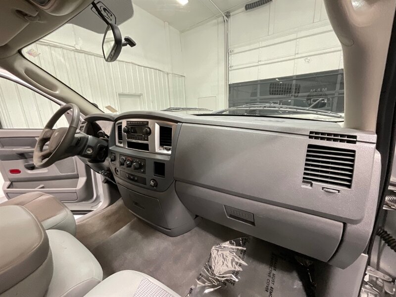 2009 Dodge Ram 2500 SLT BIG HORN 4X4 / 6.7L CUMMINS DIESEL /NEW TIRES / SHORT BED / ZERO RUST / NEVERHAD A GOOSE NECK OR A FIFTH WHEEL INSTALLED - Photo 41 - Gladstone, OR 97027