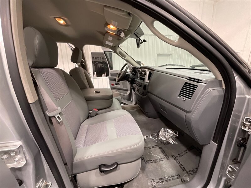 2009 Dodge Ram 2500 SLT BIG HORN 4X4 / 6.7L CUMMINS DIESEL /NEW TIRES / SHORT BED / ZERO RUST / NEVERHAD A GOOSE NECK OR A FIFTH WHEEL INSTALLED - Photo 15 - Gladstone, OR 97027