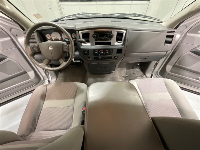 2009 Dodge Ram 2500 SLT BIG HORN 4X4 / 6.7L CUMMINS DIESEL /NEW TIRES / SHORT BED / ZERO RUST / NEVERHAD A GOOSE NECK OR A FIFTH WHEEL INSTALLED - Photo 38 - Gladstone, OR 97027