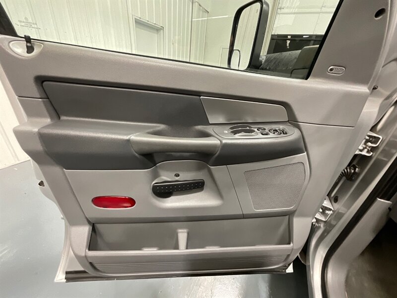 2009 Dodge Ram 2500 SLT BIG HORN 4X4 / 6.7L CUMMINS DIESEL /NEW TIRES / SHORT BED / ZERO RUST / NEVERHAD A GOOSE NECK OR A FIFTH WHEEL INSTALLED - Photo 33 - Gladstone, OR 97027