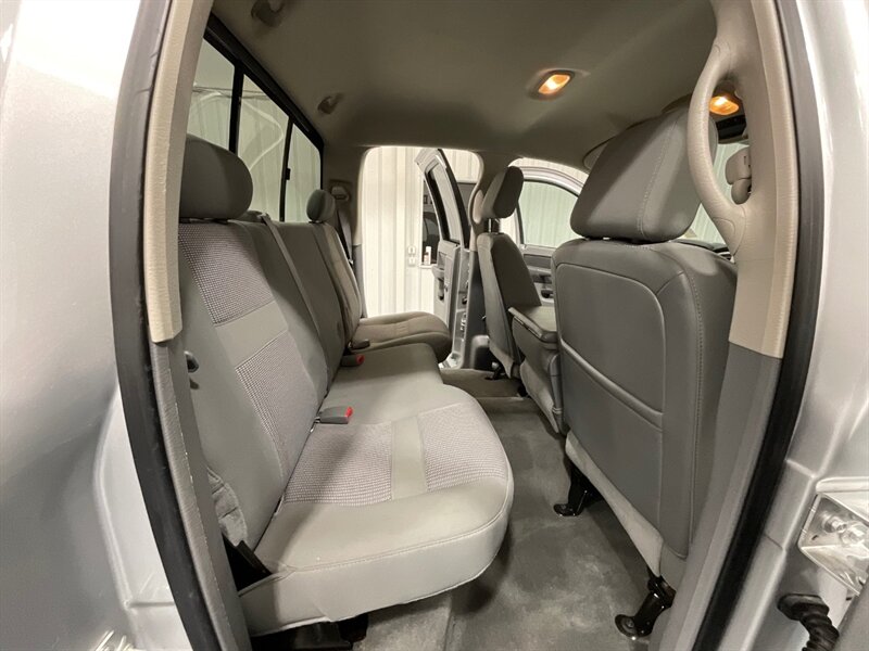 2009 Dodge Ram 2500 SLT BIG HORN 4X4 / 6.7L CUMMINS DIESEL /NEW TIRES / SHORT BED / ZERO RUST / NEVERHAD A GOOSE NECK OR A FIFTH WHEEL INSTALLED - Photo 14 - Gladstone, OR 97027