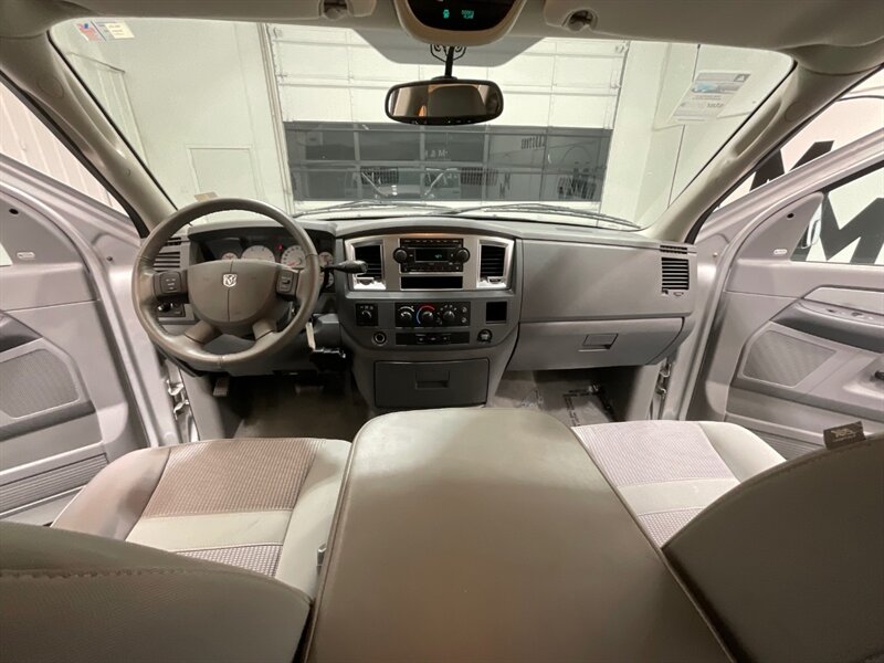 2009 Dodge Ram 2500 SLT BIG HORN 4X4 / 6.7L CUMMINS DIESEL /NEW TIRES / SHORT BED / ZERO RUST / NEVERHAD A GOOSE NECK OR A FIFTH WHEEL INSTALLED - Photo 39 - Gladstone, OR 97027