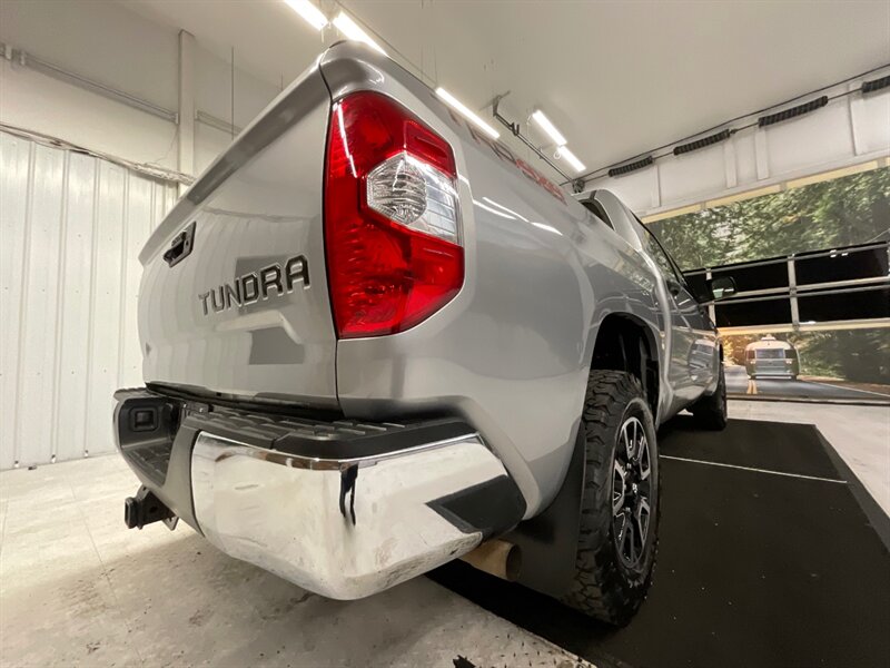 2017 Toyota Tundra SR5 TRD OFF ROAD Crew Max 4X4 / 5.7L V8 / 1-OWNER  / LOCAL OREGON TRUCK / RUST FREE / Backup Camera / 78,000 MILES - Photo 26 - Gladstone, OR 97027