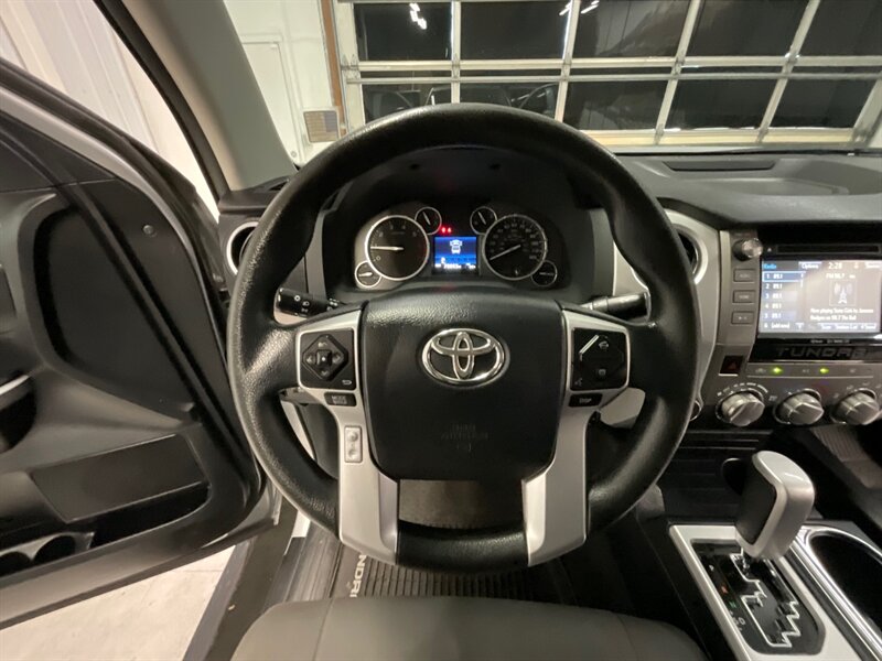 2017 Toyota Tundra SR5 TRD OFF ROAD Crew Max 4X4 / 5.7L V8 / 1-OWNER  / LOCAL OREGON TRUCK / RUST FREE / Backup Camera / 78,000 MILES - Photo 36 - Gladstone, OR 97027