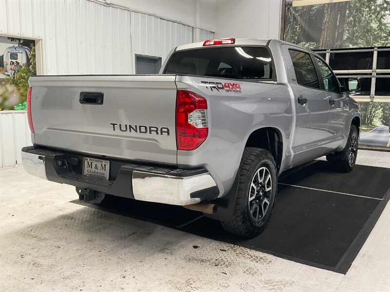 2017 Toyota Tundra SR5 TRD OFF ROAD Crew Max 4X4 / 5.7L V8 / 1-OWNER  / LOCAL OREGON TRUCK / RUST FREE / Backup Camera / 78,000 MILES - Photo 7 - Gladstone, OR 97027