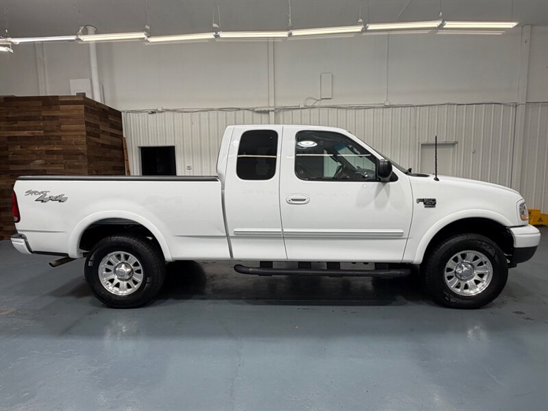 2002 Ford F-150 XLT 4X4 5.4L V8 / 4Dr Extended Cab / LOW MILES /SHORT BED / LOCAL OREGON TRUCK - Photo 4 - Gladstone, OR 97027