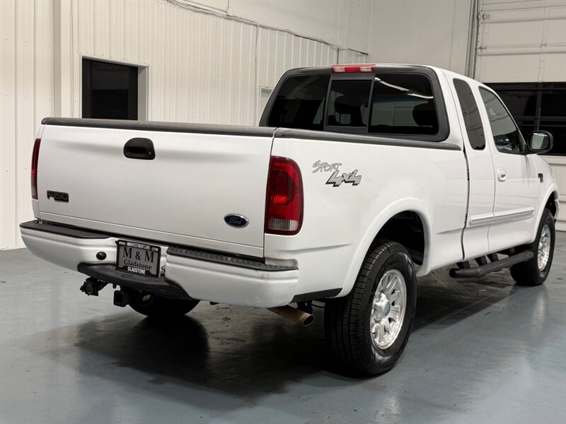 2002 Ford F-150 XLT 4X4 5.4L V8 / 4Dr Extended Cab / LOW MILES /SHORT BED / LOCAL OREGON TRUCK - Photo 8 - Gladstone, OR 97027