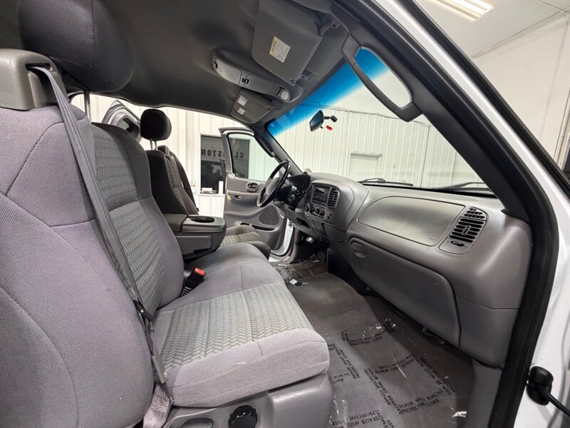 2002 Ford F-150 XLT 4X4 5.4L V8 / 4Dr Extended Cab / LOW MILES /SHORT BED / LOCAL OREGON TRUCK - Photo 16 - Gladstone, OR 97027
