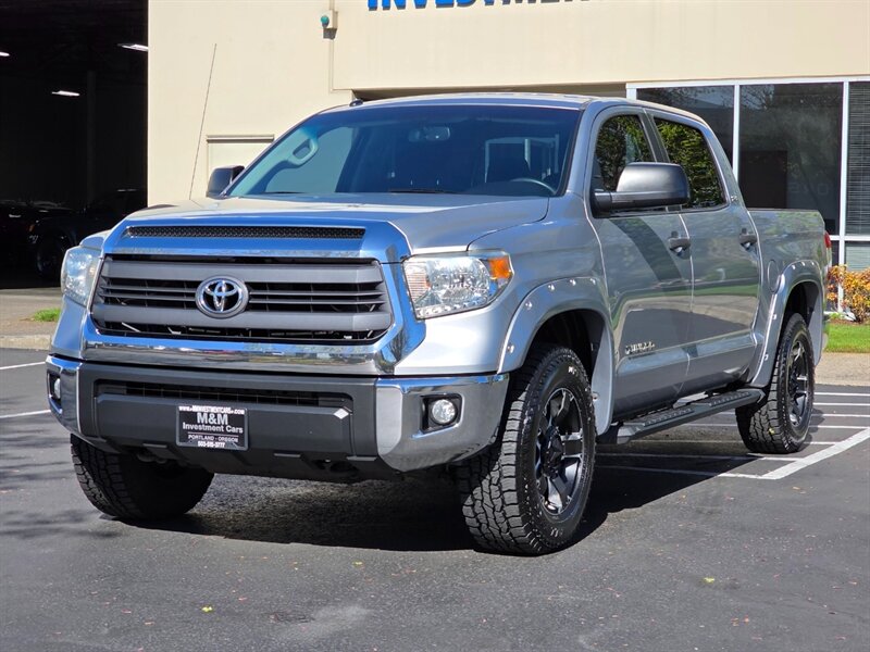 2015 Toyota Tundra CREW MAX 4X4 / V8 / XD WHEELS / NO RUST / 1-OWNER  LOCAL TRUCK / ALWAYS SERVICED @ TOYOTA RECORDS - Photo 1 - Portland, OR 97217