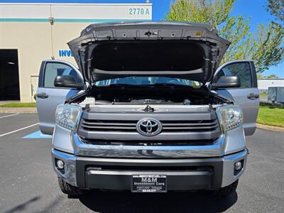 2015 Toyota Tundra CREW MAX 4X4 / V8 / XD WHEELS / NO RUST / 1-OWNER  LOCAL TRUCK / ALWAYS SERVICED @ TOYOTA RECORDS - Photo 29 - Portland, OR 97217