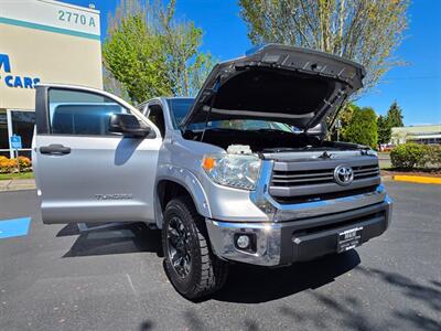 2015 Toyota Tundra CREW MAX 4X4 / V8 / XD WHEELS / NO RUST / 1-OWNER  LOCAL TRUCK / ALWAYS SERVICED @ TOYOTA RECORDS - Photo 26 - Portland, OR 97217