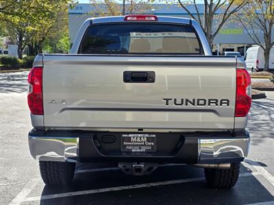2015 Toyota Tundra CREW MAX 4X4 / V8 / XD WHEELS / NO RUST / 1-OWNER  LOCAL TRUCK / ALWAYS SERVICED @ TOYOTA RECORDS - Photo 6 - Portland, OR 97217