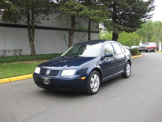 2001 Volkswagen Jetta GLX VR6 / Leather/ Heated seats/moonroof   - Photo 1 - Portland, OR 97217