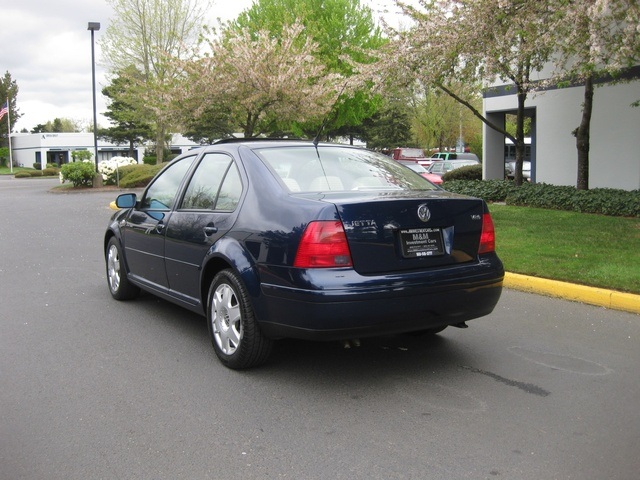 2001 Volkswagen Jetta GLX VR6 / Leather/ Heated seats/moonroof   - Photo 3 - Portland, OR 97217