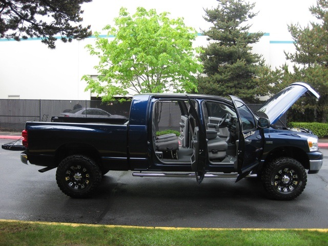 2007 Dodge Ram 1500 SLT Mega Cab / 4WD/ LIFTED MUD TIRES   - Photo 14 - Portland, OR 97217