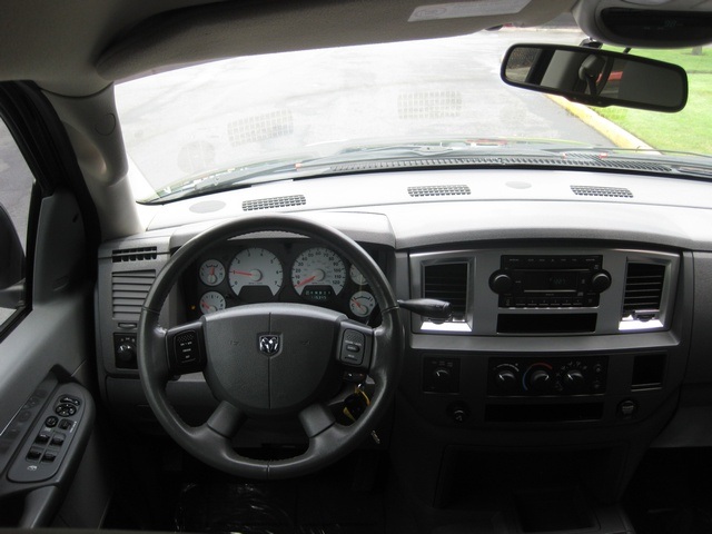 2007 Dodge Ram 1500 SLT Mega Cab / 4WD/ LIFTED MUD TIRES   - Photo 26 - Portland, OR 97217