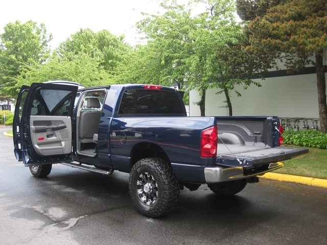 2007 Dodge Ram 1500 SLT Mega Cab / 4WD/ LIFTED MUD TIRES   - Photo 10 - Portland, OR 97217