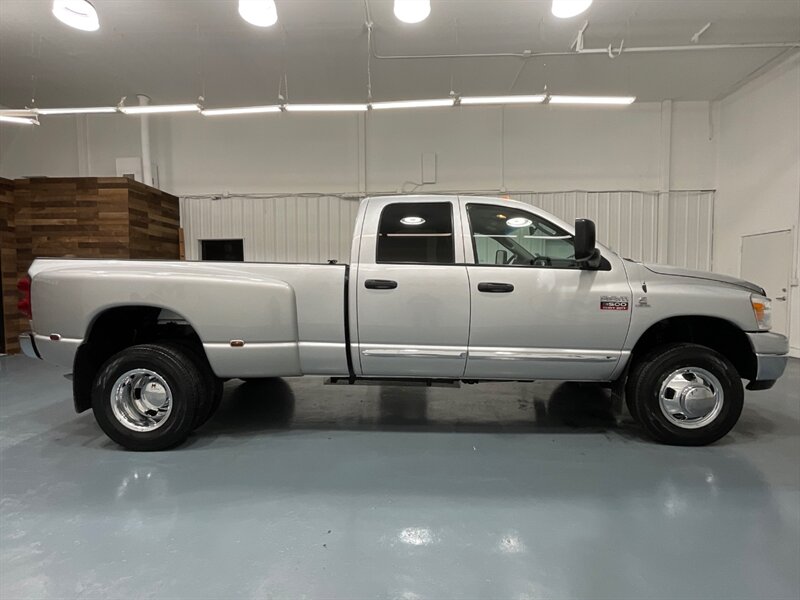 2009 Dodge Ram 3500 SLT BIG HORN 4X4 / 6.7L DIESEL / DUALLY / 6-SPEED  / 1-OWNER LOCAL w. ZERO RUST / BRAND NEW TIRES / ONLY  82,000 MILES - Photo 4 - Gladstone, OR 97027