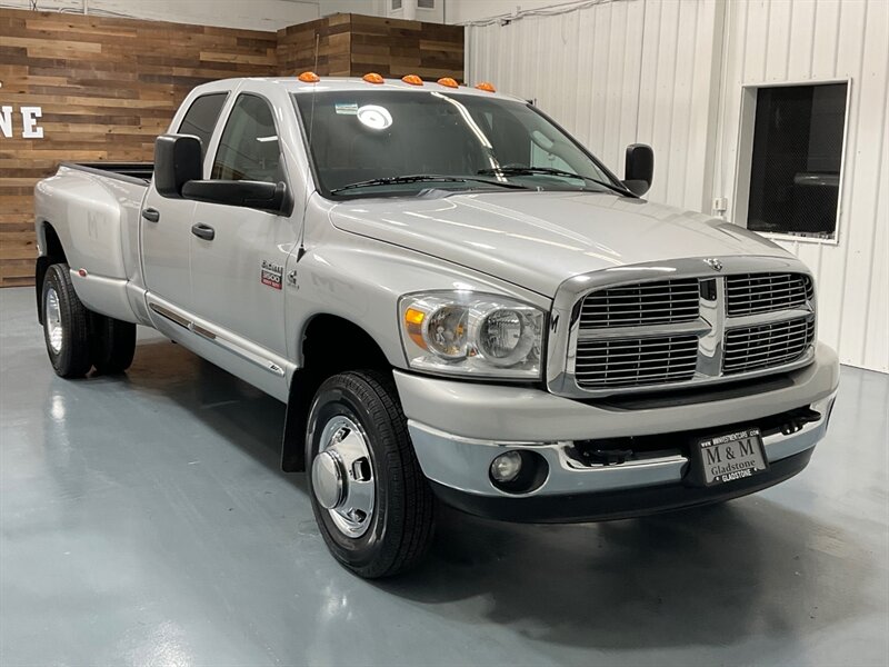 2009 Dodge Ram 3500 SLT BIG HORN 4X4 / 6.7L DIESEL / DUALLY / 6-SPEED  / 1-OWNER LOCAL w. ZERO RUST / BRAND NEW TIRES / ONLY  82,000 MILES - Photo 2 - Gladstone, OR 97027