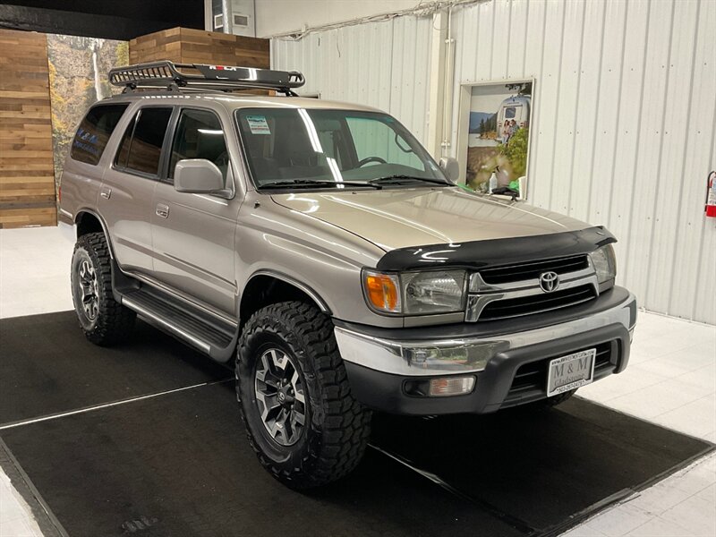 2001 Toyota 4Runner SR5 4X4 / 3.4L V6 / NEW TIRES / NEW TIMING BELT  / Sunroof / RUST FREE - Photo 2 - Gladstone, OR 97027