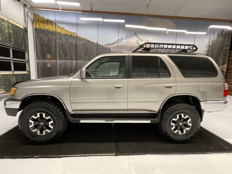 2001 Toyota 4Runner SR5 4X4 / 3.4L V6 / NEW TIRES / NEW TIMING BELT  / Sunroof / RUST FREE - Photo 3 - Gladstone, OR 97027