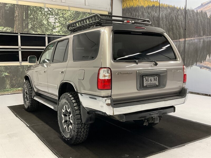 2001 Toyota 4Runner SR5 4X4 / 3.4L V6 / NEW TIRES / NEW TIMING BELT  / Sunroof / RUST FREE - Photo 7 - Gladstone, OR 97027