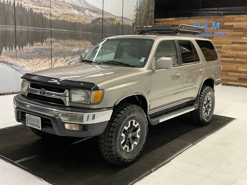 2001 Toyota 4Runner SR5 4X4 / 3.4L V6 / NEW TIRES / NEW TIMING BELT  / Sunroof / RUST FREE - Photo 1 - Gladstone, OR 97027