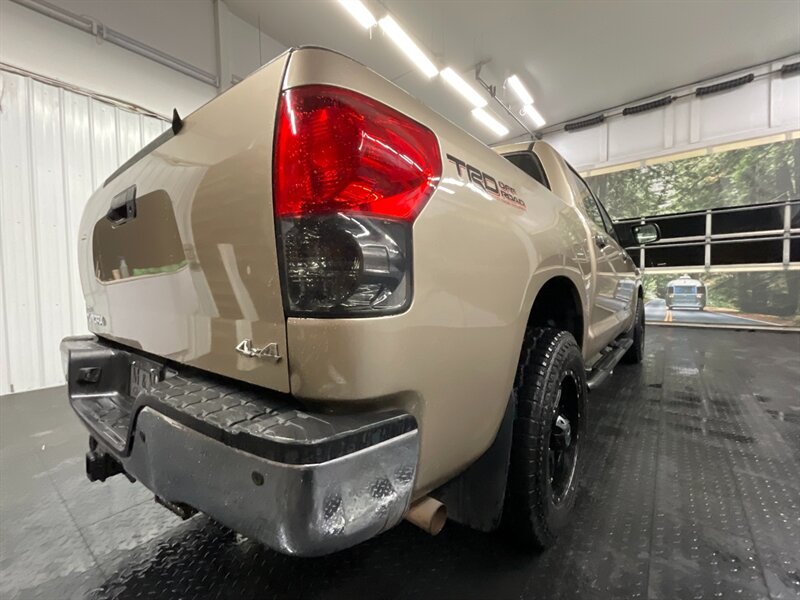 2007 Toyota Tundra Limited CrewMax 4X4 / 5.7L V8 / TRD OFF RD / LOCAL Navigation & Backup Camera / Leather & Heated Seats / Sunroof / RUST FREE - Photo 12 - Gladstone, OR 97027