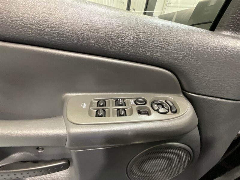 2003 Dodge Ram 2500 SLT Quad Cab 4X4 / 5.9L DIESEL / 6-SPEED MANUAL / SHORT BED / LIFTED w. BRAND NEW 35inc MUD TIRES/ LOCAL OREGON TRUCK w. ZERO RUST - Photo 34 - Gladstone, OR 97027