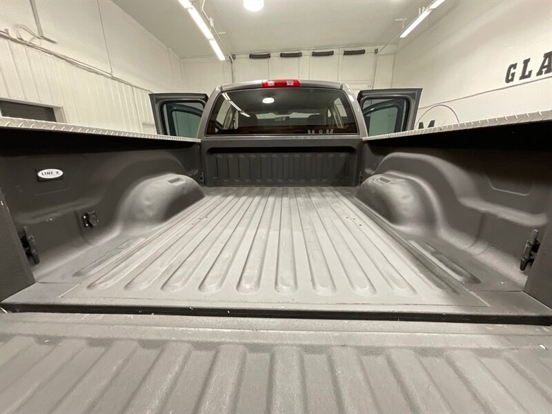 2003 Dodge Ram 2500 SLT Quad Cab 4X4 / 5.9L DIESEL / 6-SPEED MANUAL / SHORT BED / LIFTED w. BRAND NEW 35inc MUD TIRES/ LOCAL OREGON TRUCK w. ZERO RUST - Photo 10 - Gladstone, OR 97027