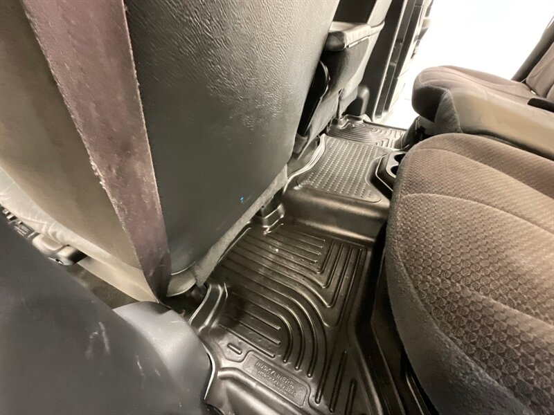 2003 Dodge Ram 2500 SLT Quad Cab 4X4 / 5.9L DIESEL / 6-SPEED MANUAL / SHORT BED / LIFTED w. BRAND NEW 35inc MUD TIRES/ LOCAL OREGON TRUCK w. ZERO RUST - Photo 38 - Gladstone, OR 97027