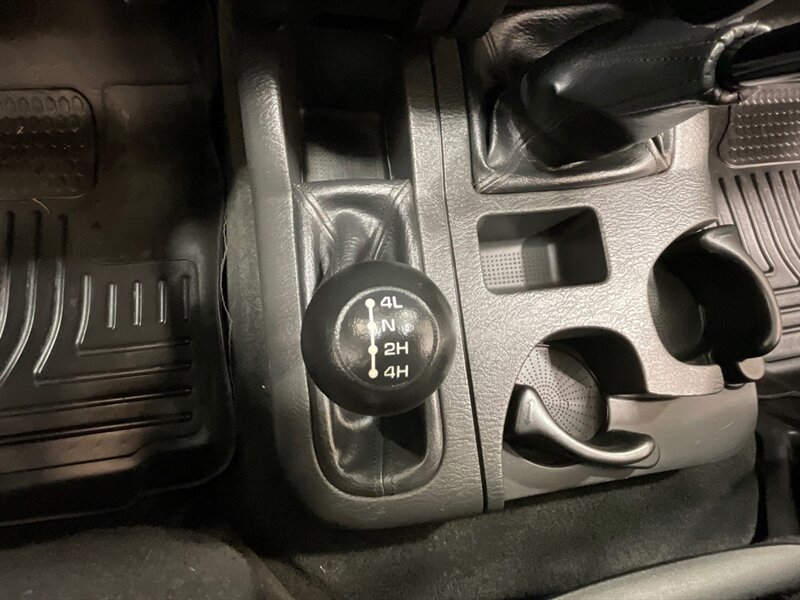 2003 Dodge Ram 2500 SLT Quad Cab 4X4 / 5.9L DIESEL / 6-SPEED MANUAL / SHORT BED / LIFTED w. BRAND NEW 35inc MUD TIRES/ LOCAL OREGON TRUCK w. ZERO RUST - Photo 42 - Gladstone, OR 97027