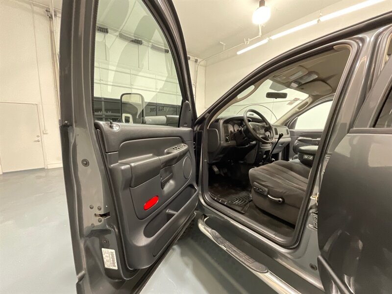 2003 Dodge Ram 2500 SLT Quad Cab 4X4 / 5.9L DIESEL / 6-SPEED MANUAL / SHORT BED / LIFTED w. BRAND NEW 35inc MUD TIRES/ LOCAL OREGON TRUCK w. ZERO RUST - Photo 31 - Gladstone, OR 97027