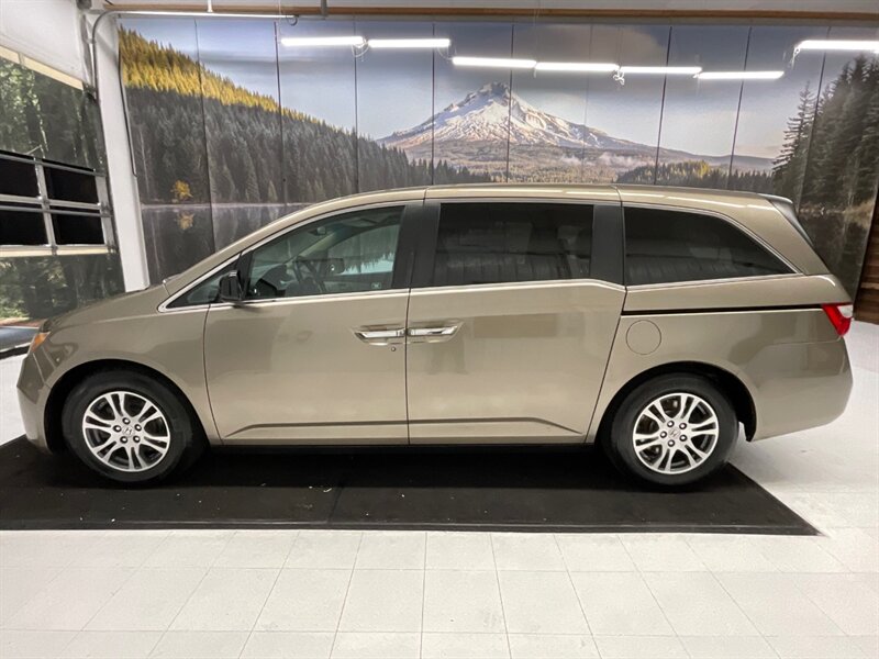 2011 Honda Odyssey EX Mini Van / 8-Passenger/TIMING BELT SERVICE DONE  / Backup Camera / Excel Cond / 106,000 MILES - Photo 3 - Gladstone, OR 97027