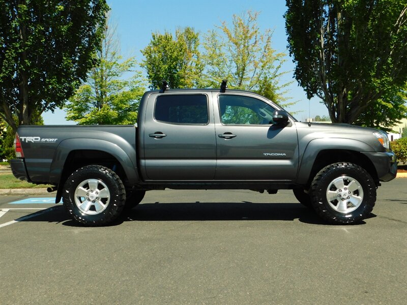 2015 Toyota Tacoma V6 TRD Sport / 4X4 / Navi / NEW LIFT ,NEW MUD TIRE