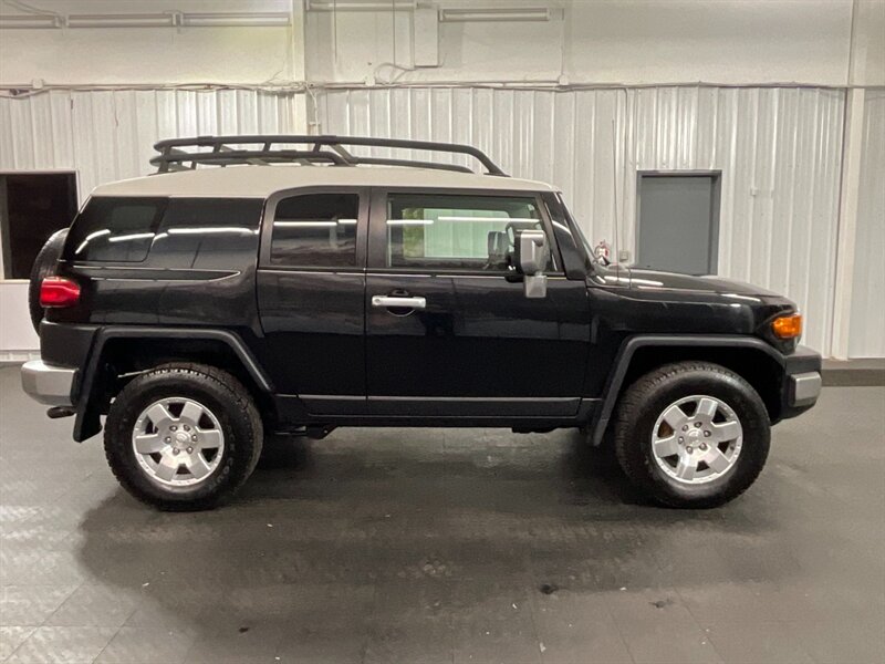 2007 Toyota FJ Cruiser 4dr SUV 4X4/ RR DIFF   - Photo 4 - Gladstone, OR 97027