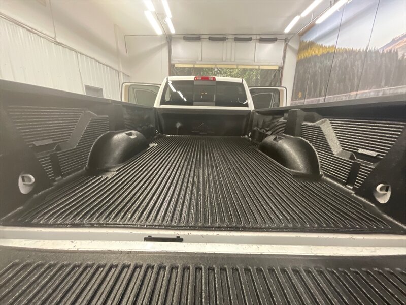 2015 RAM 3500 SLT Crew Cab 4X4 / 6.7L DIESEL / 84,000 MILES  / Navigation / LONG BED / Factory Trailer Brake / RUST FREE - Photo 28 - Gladstone, OR 97027