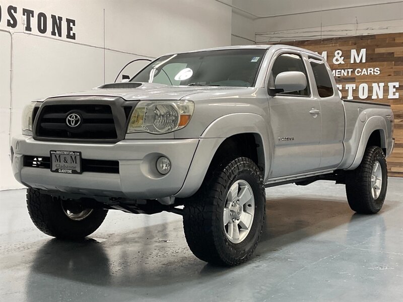 2005 Toyota Tacoma V6 TRD SPORT 4X4 / 6-SPEED MANUAL / LIFTED LIFTED  / ZERO RUST - Photo 1 - Gladstone, OR 97027