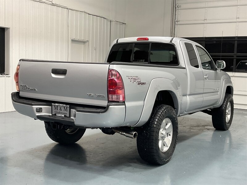 2005 Toyota Tacoma V6 TRD SPORT 4X4 / 6-SPEED MANUAL / LIFTED LIFTED  / ZERO RUST - Photo 10 - Gladstone, OR 97027