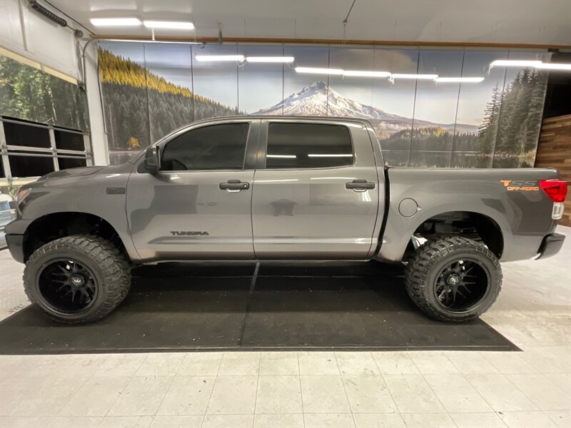 2013 Toyota Tundra 4X4 CrewMax 5.7L V8 / LIFTED w. NEW MUD TIRES  / RUST FREE TRUCK / SHARP & SUPER CLEAN !! - Photo 3 - Gladstone, OR 97027