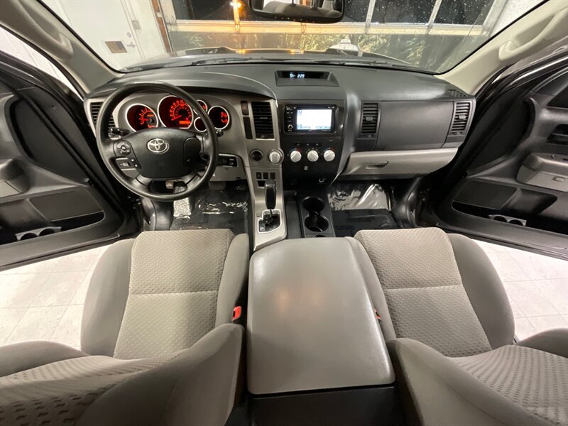 2013 Toyota Tundra 4X4 CrewMax 5.7L V8 / LIFTED w. NEW MUD TIRES  / RUST FREE TRUCK / SHARP & SUPER CLEAN !! - Photo 36 - Gladstone, OR 97027