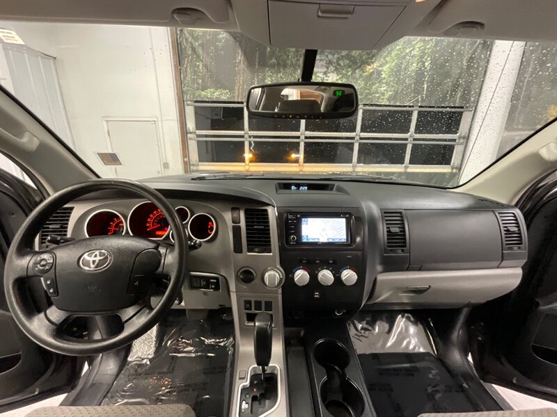 2013 Toyota Tundra 4X4 CrewMax 5.7L V8 / LIFTED w. NEW MUD TIRES  / RUST FREE TRUCK / SHARP & SUPER CLEAN !! - Photo 37 - Gladstone, OR 97027