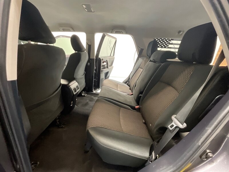 2015 Toyota 4Runner Trail 4X4 / CUSTOM BUILT / 1-OWNER LOCAL SUV / ZERO RUST / CRAWL CONTROL - Photo 14 - Gladstone, OR 97027